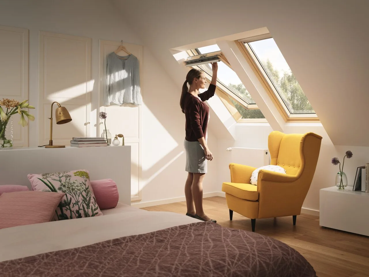 Мансардное окно VELUX GZL 1051b КОМФОРТ ручка снизу